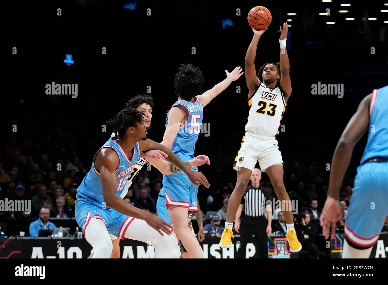 Virginia Commonwealth's Jayden Nunn (23) shoots over Dayton's Mike ...