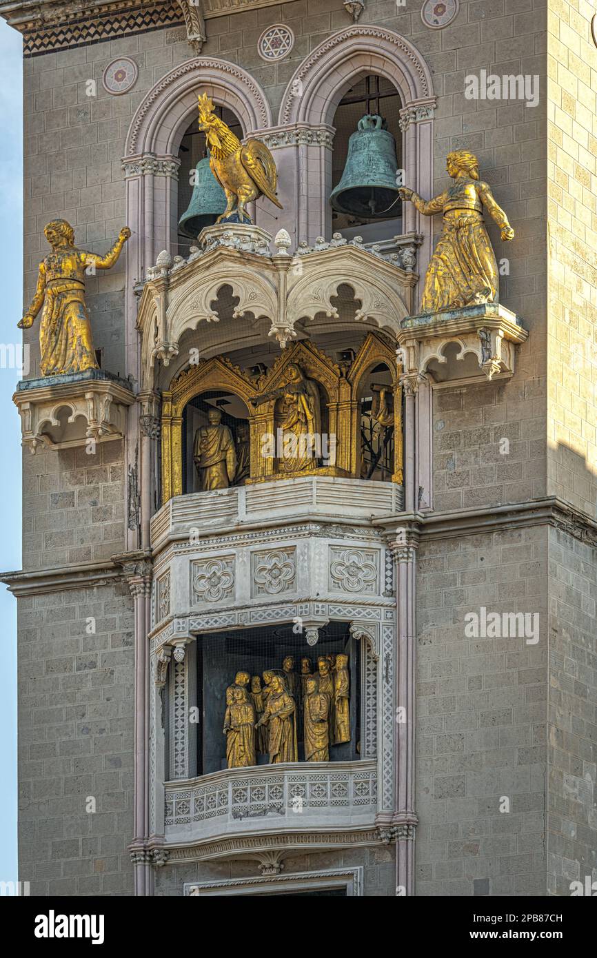 On the bell tower of the Cathedral of Messina the statues of the rooster and of the heroines Dina and Clarenza who saved the city from the Angoini Stock Photo