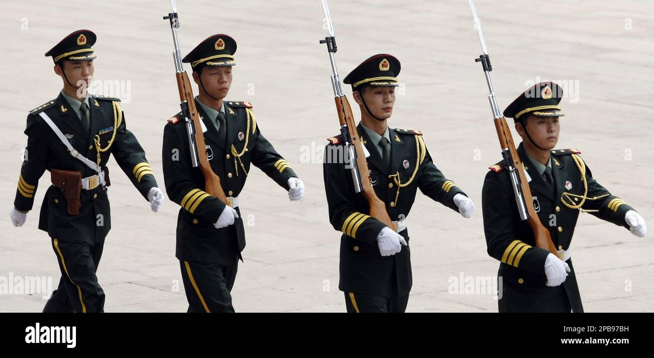 Members of an honor guard of the China's People's Liberation Army (PLA ...
