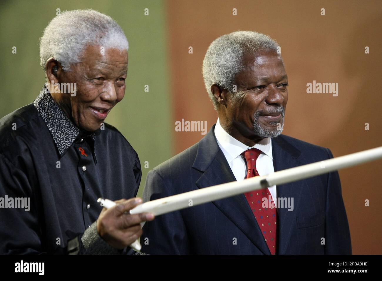 Nelson Mandela and former United Nations Secretary General Kofi Annan ...