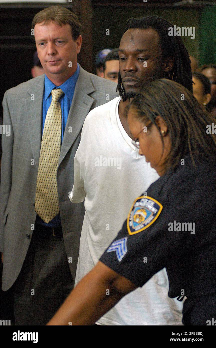 suspect-lee-woods-center-enters-brooklyn-criminal-court-in-new-york