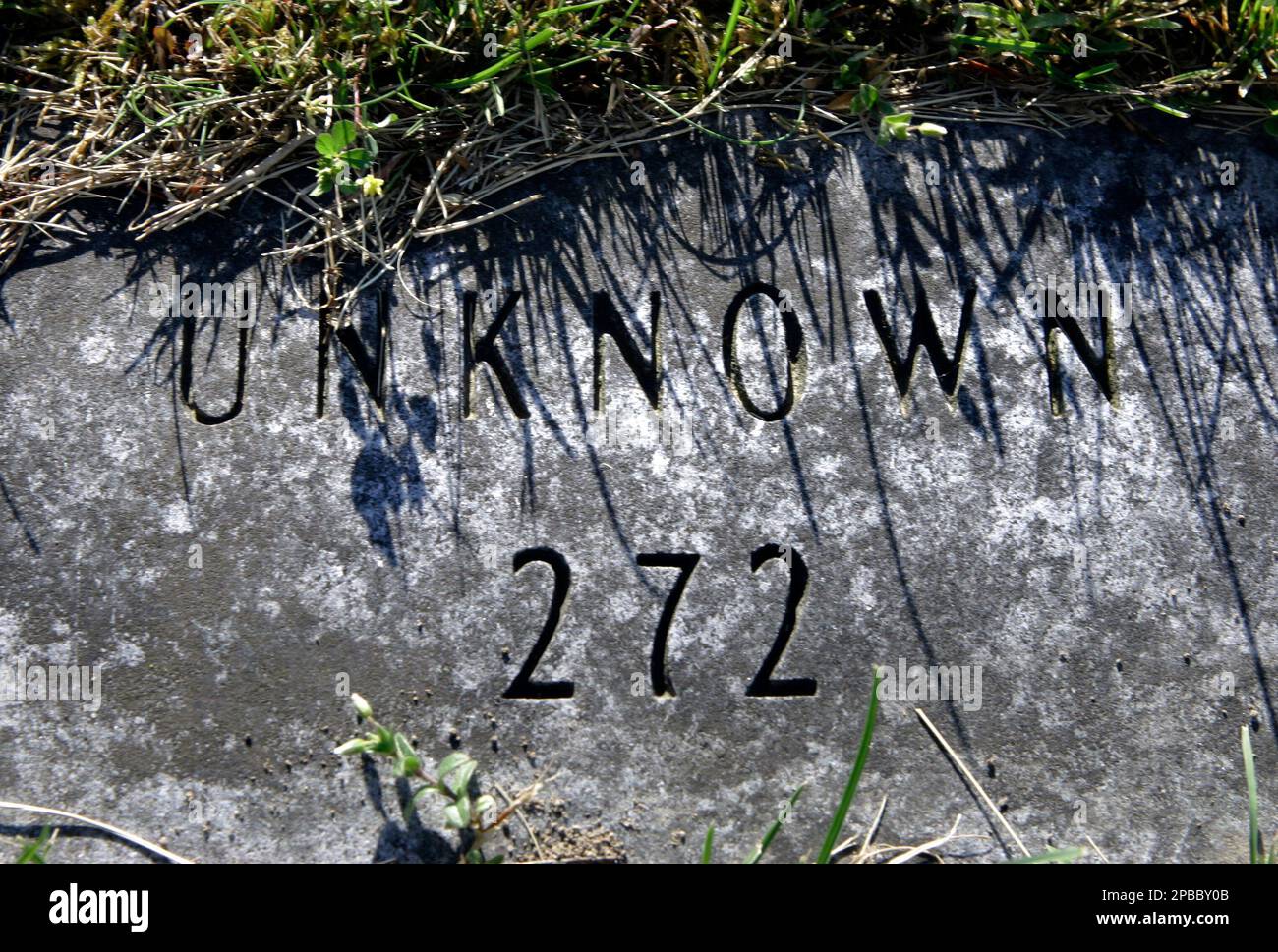 ** ADVANCE FOR SUNDAY, JULY 8 ** A grave marker in RiverviewCorydon