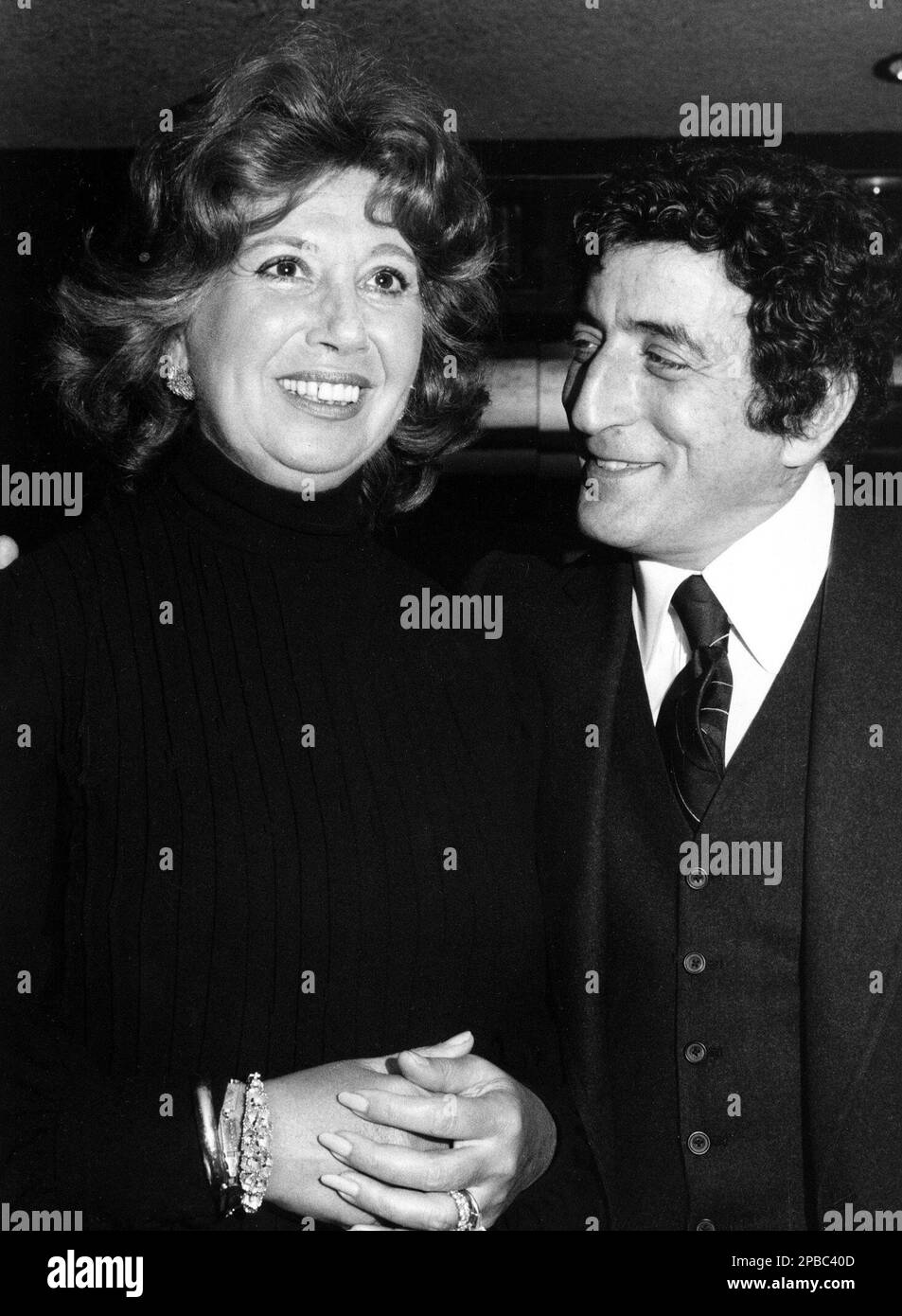 **FILE**Opera singer Beverly Sills and singer Tony Bennett appear ...
