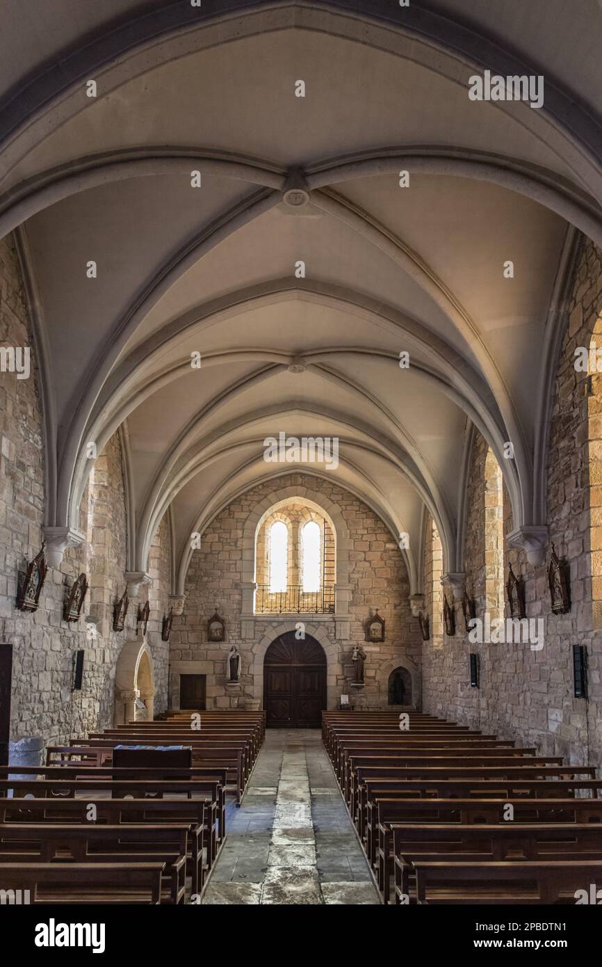 Église SainteMadeleine d'Ayen Vue intérieure Stock Photo Alamy