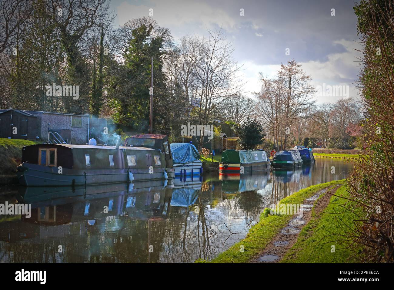 Stanny Lunt bridge barges,  Bridgewater Canal, Grappenhall, Warrington, Cheshire, England, UK, WA4 3EL Stock Photo