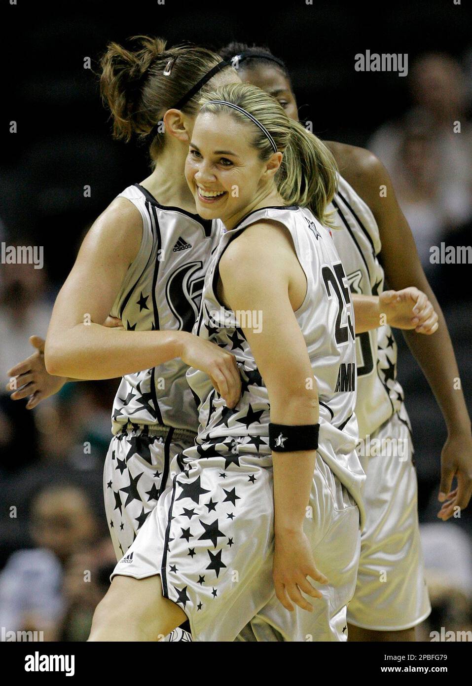 WNBA Lisa Leslie & Becky Hammon サイン入り写真 WNBA Lisa Leslie & Becky Hammon サイン入り写真 スポーツ選手