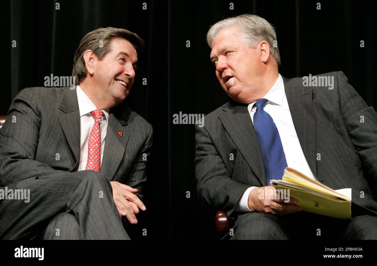 Alabama Gov. Bob Riley, left, and Mississippi Gov. Haley Barbour share ...