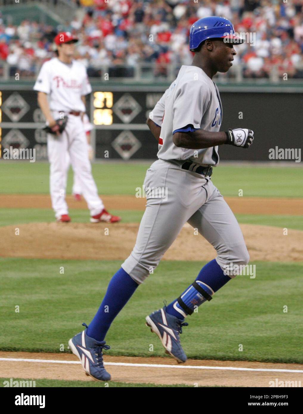 Chicago Cubs' Alfonso Soriano hits a solo home run in the sixth inning  against the Washington Nationals in a baseball game on Wednesday, Aug. 10,  2011, in Chicago. (AP Photo/Charles Cherney Stock