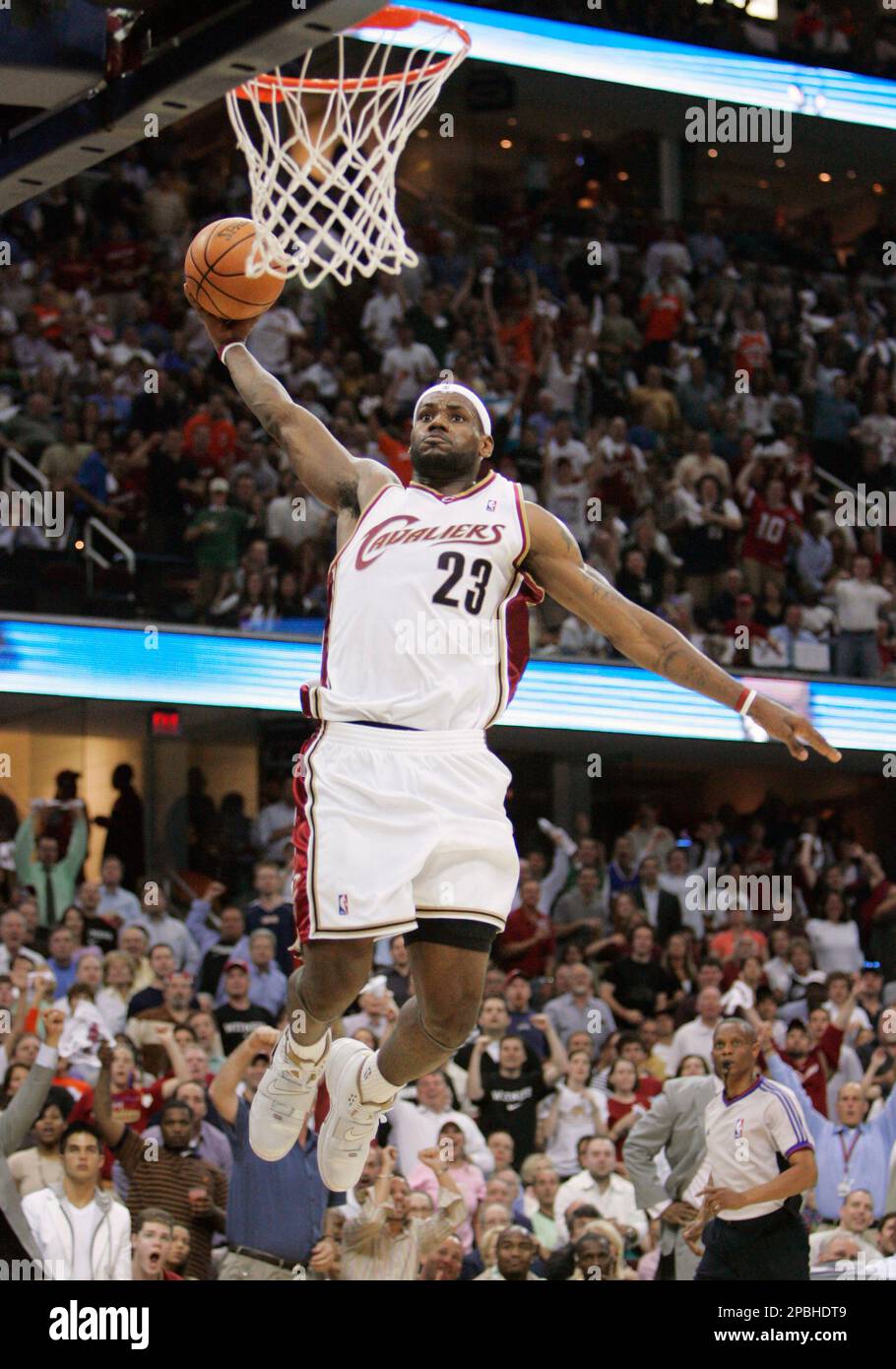 lebron and d wade dunk