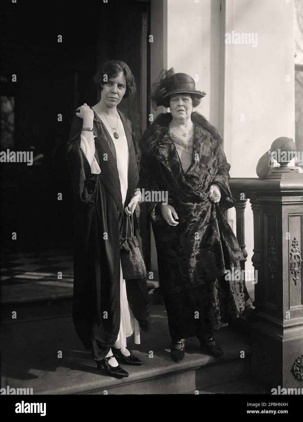 1923 , 17 november , Washington , USA :  The suffragist ALICE Stokes  PAUL ( 1885 – 1977 ) with Mrs. O.H.P.  Bellmont ( the former Mrs. William Kissam Vanderbilt ) . Alice Paul was an American suffragist leader. Along with Lucy Burns (a close friend) and others, she led a successful campaign for women's suffrage that resulted in the passage of the Nineteenth Amendment to the U.S. Constitution in 1920. The ancient , RIGHT IN THIS PHOTO, Mrs. OH.P. ( Oliver Hazard Perry ) BELMONT ( born Alva Smith ) was in first marriage the wife of rich William K. VANDERBILT Sr. and mother of CONSUELO VANDERBIL Stock Photo