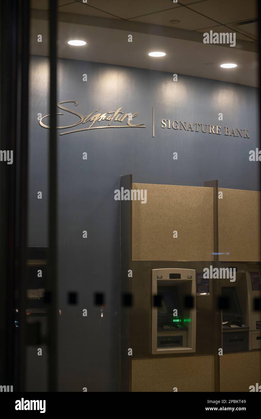 New York, New York, USA. 12 Mar 2023. Signature Bank cash machines at branch in Manhattan on