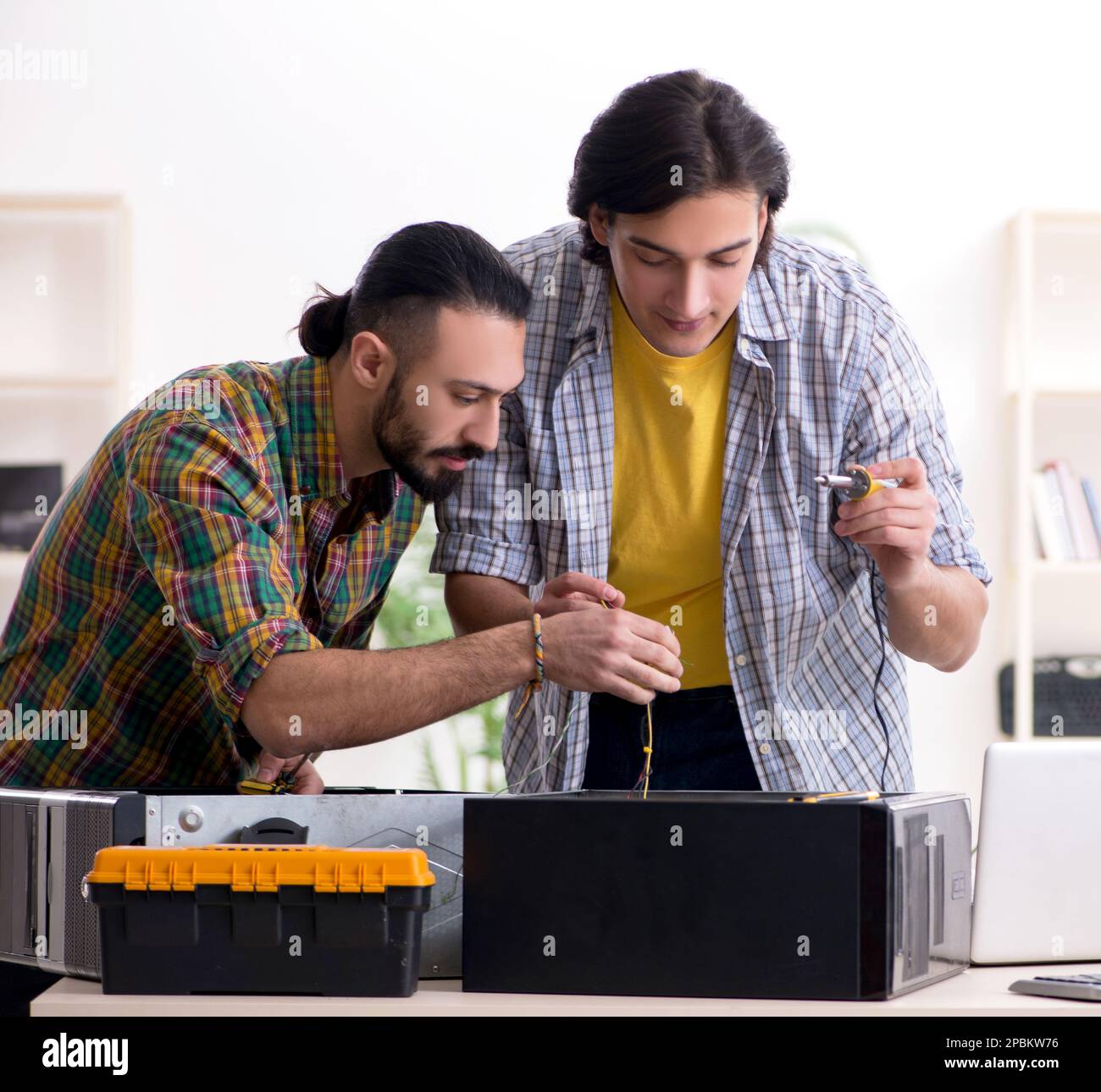The it engineers working on hardware issue Stock Photo - Alamy