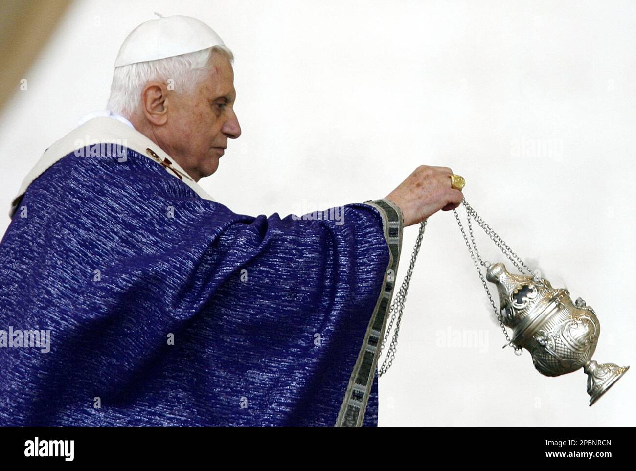 Pope Benedict XVI celebrates a Mass in memory of the late Pope John ...