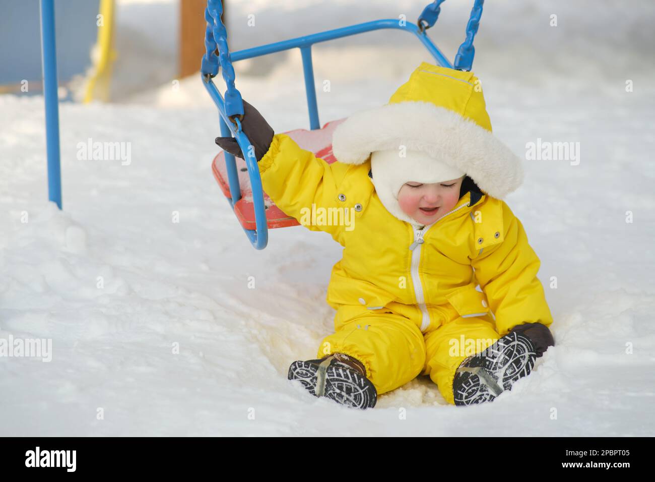 Sad boy snow hi-res stock photography and images - Page 2 - Alamy
