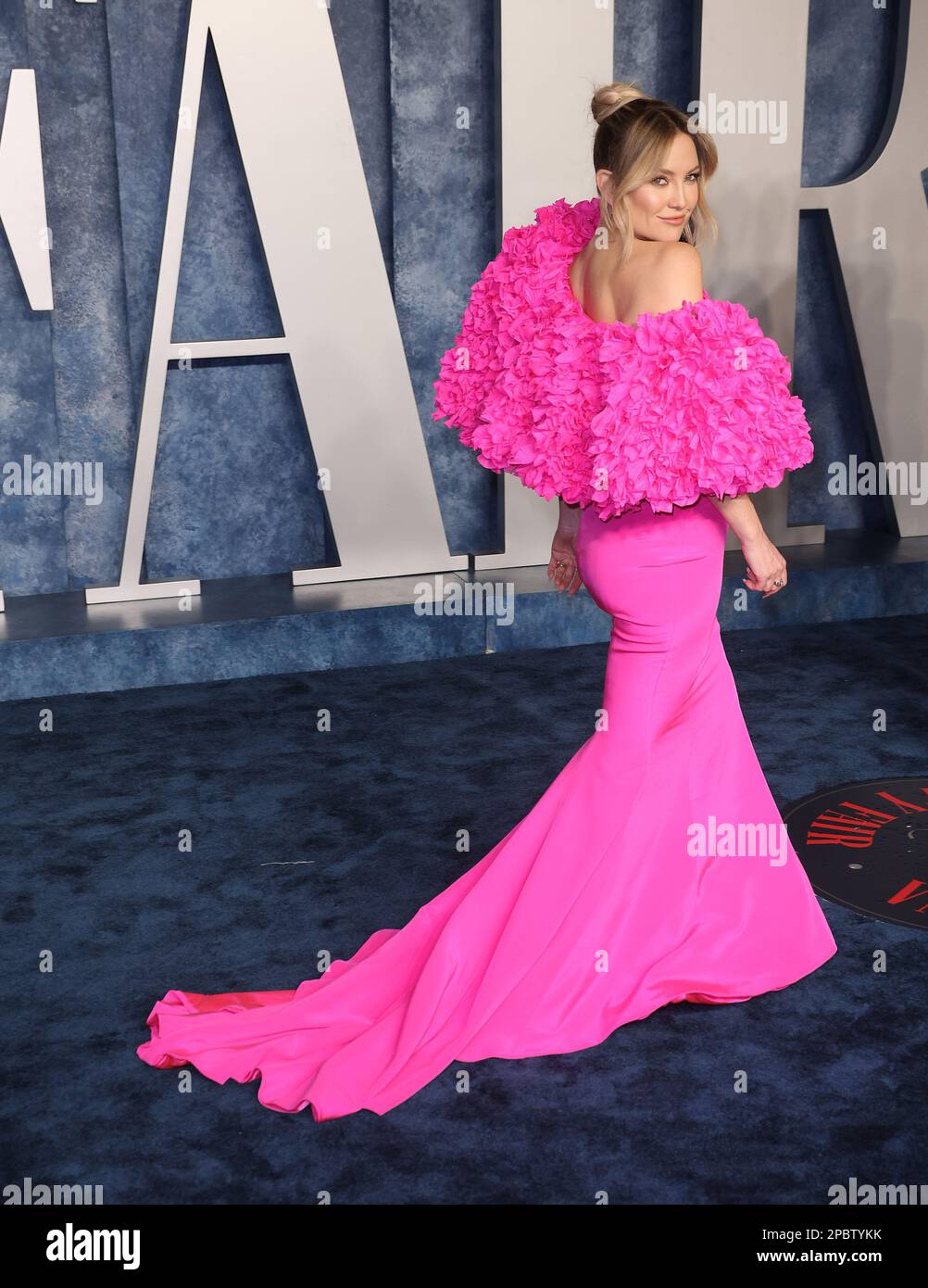 Kate Hudson attends the 2023 Vanity Fair Oscar Party at Wallis ...