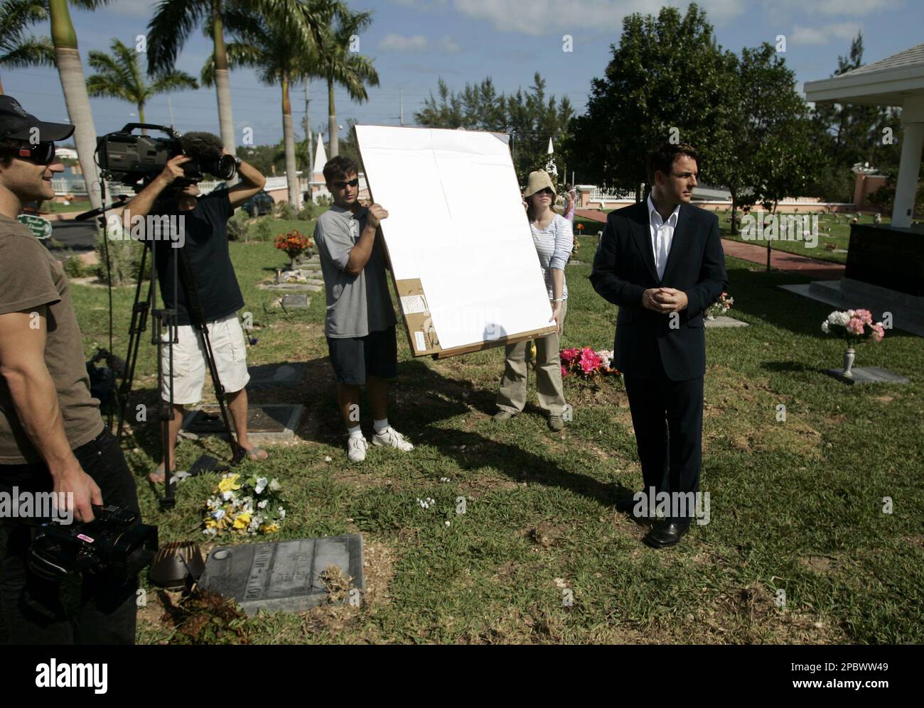 Mark Steines, right, of the syndicated entertainment news show