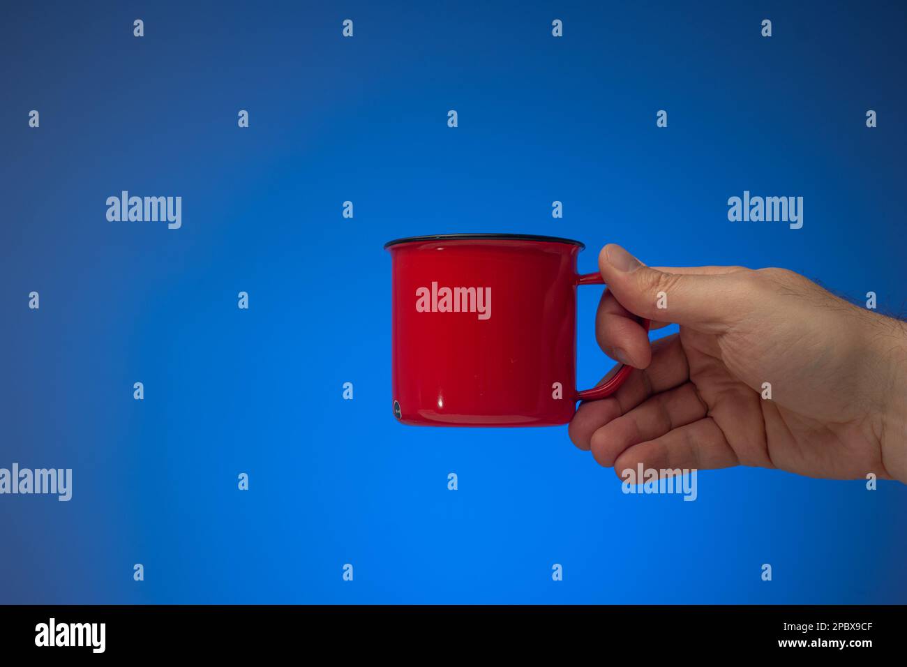 Enamel tin cup hi-res stock photography and images - Alamy