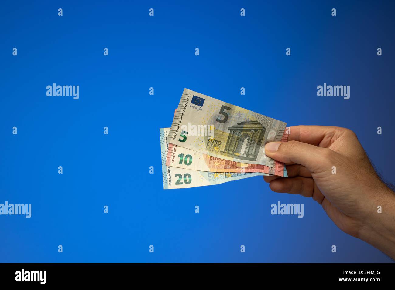 Five euro banknote hi-res stock photography and images - Alamy