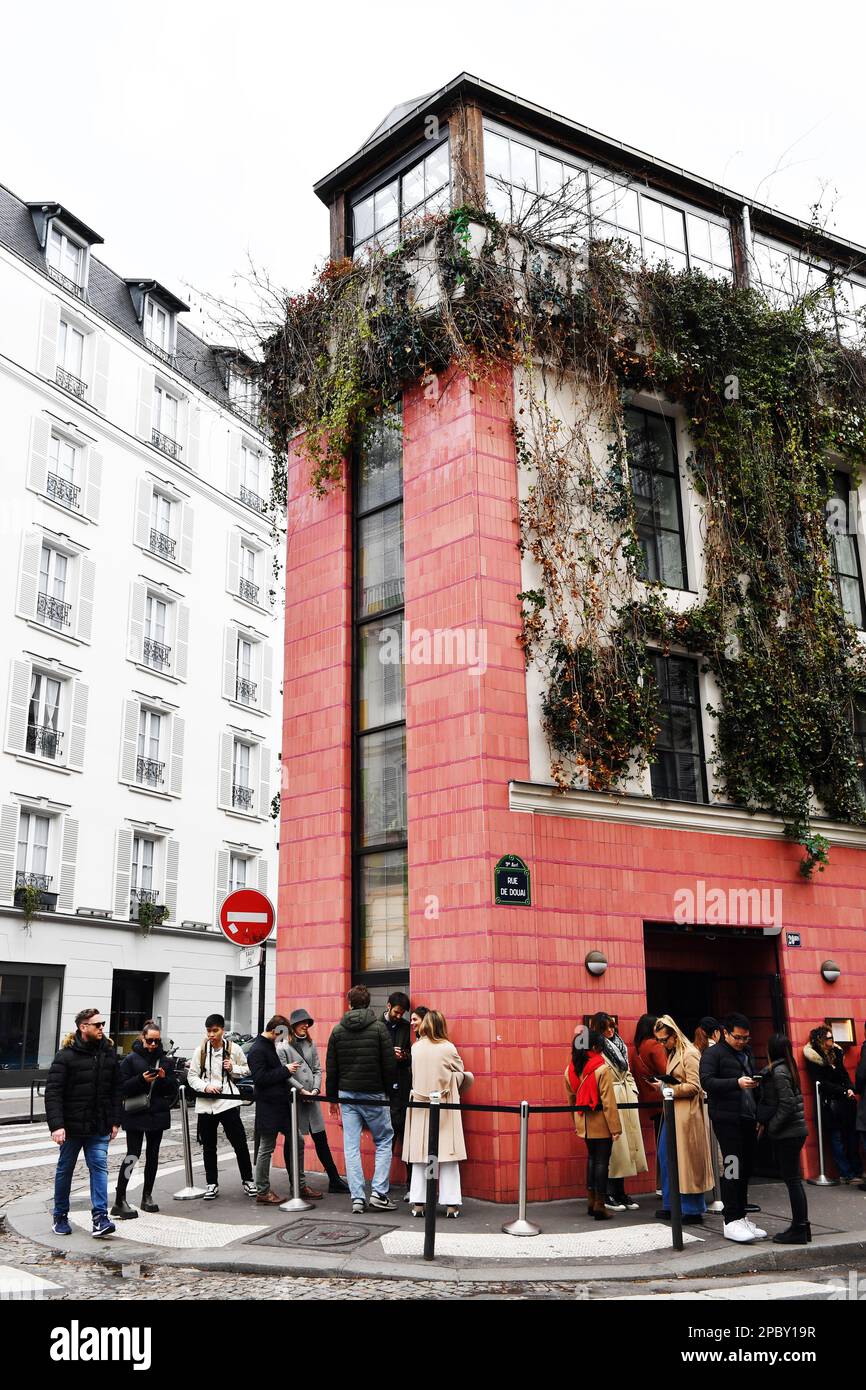 Pink Mama Restaurant Paris France Stock Photo Alamy