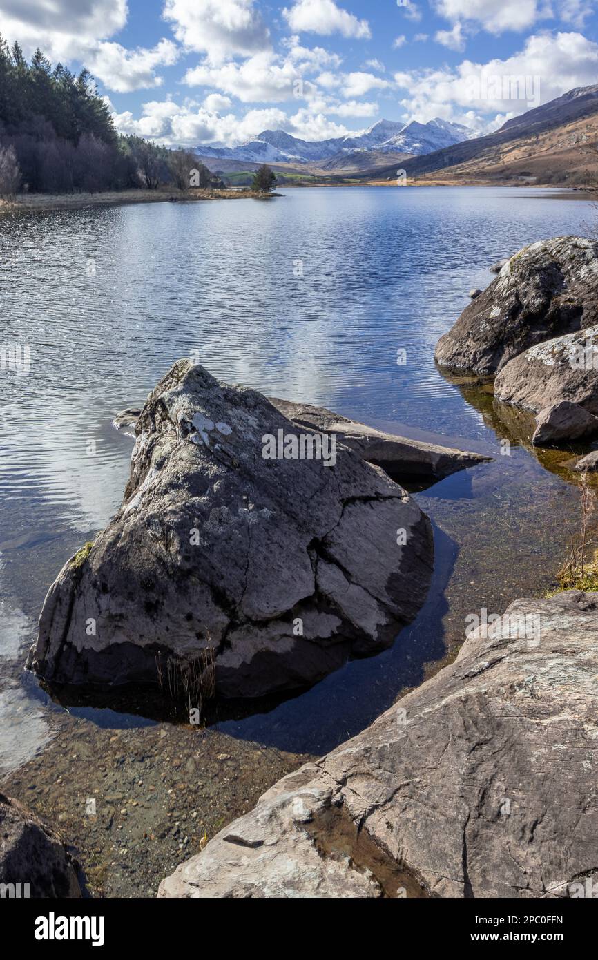 Llyn Mymbyr and Snowdon mountain with snow, North Wales Stock Photo