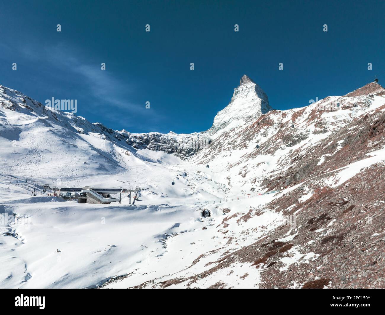 Beautiful Zermatt ski resort with view of the Matterhorn peak Stock ...