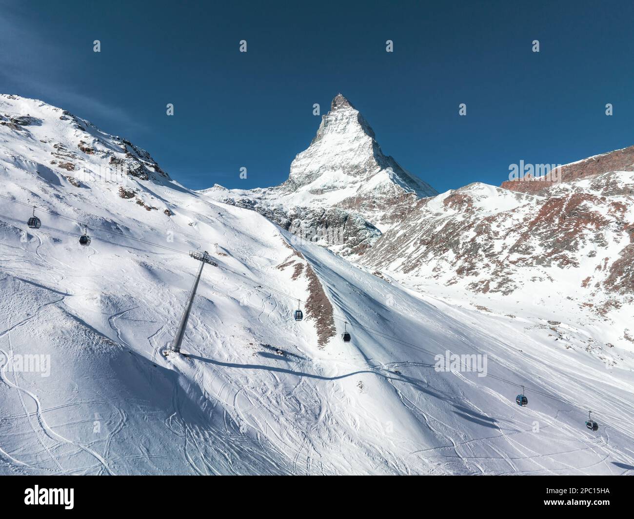 Beautiful Zermatt ski resort with view of the Matterhorn peak Stock ...
