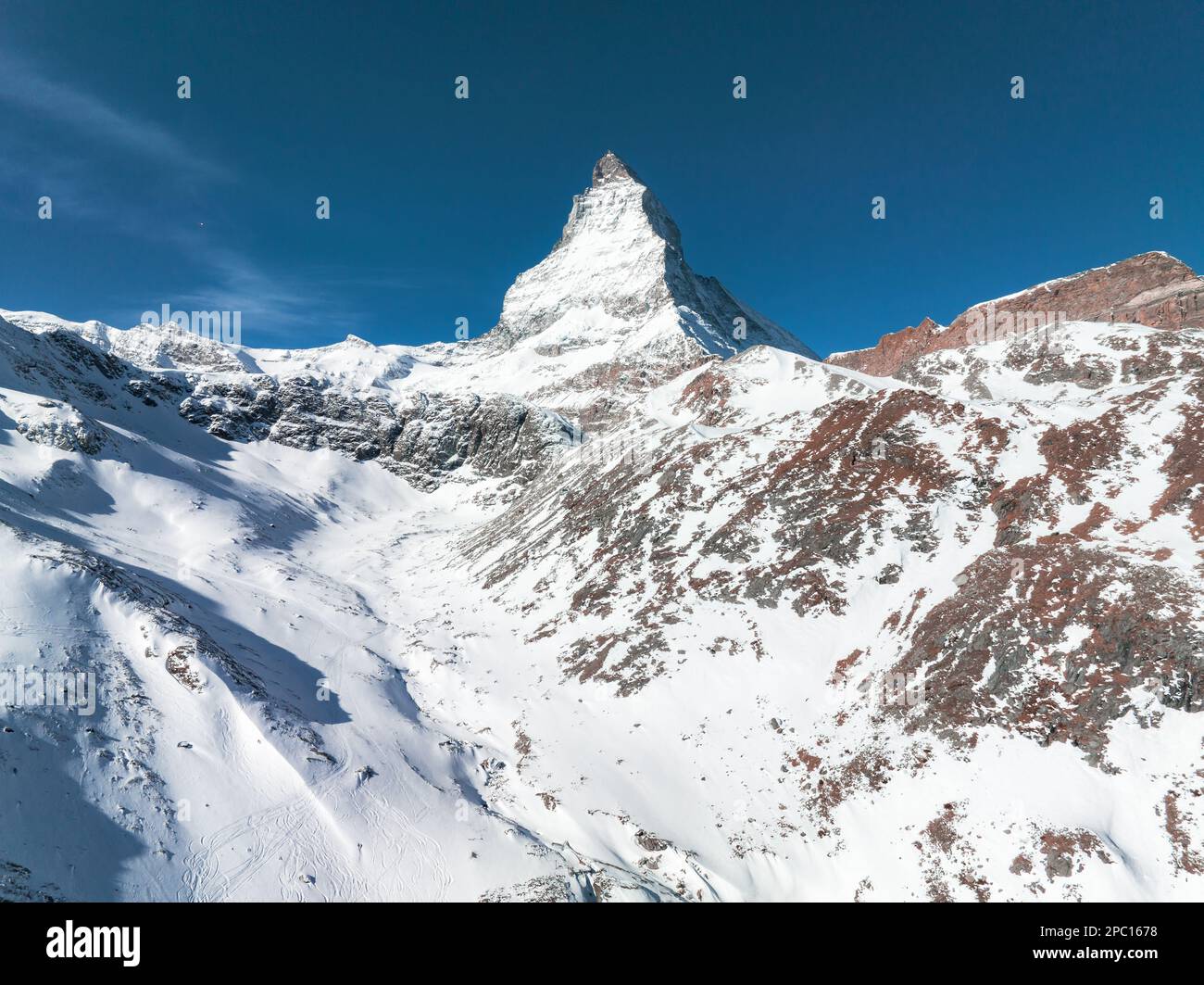 Beautiful Zermatt ski resort with view of the Matterhorn peak Stock ...