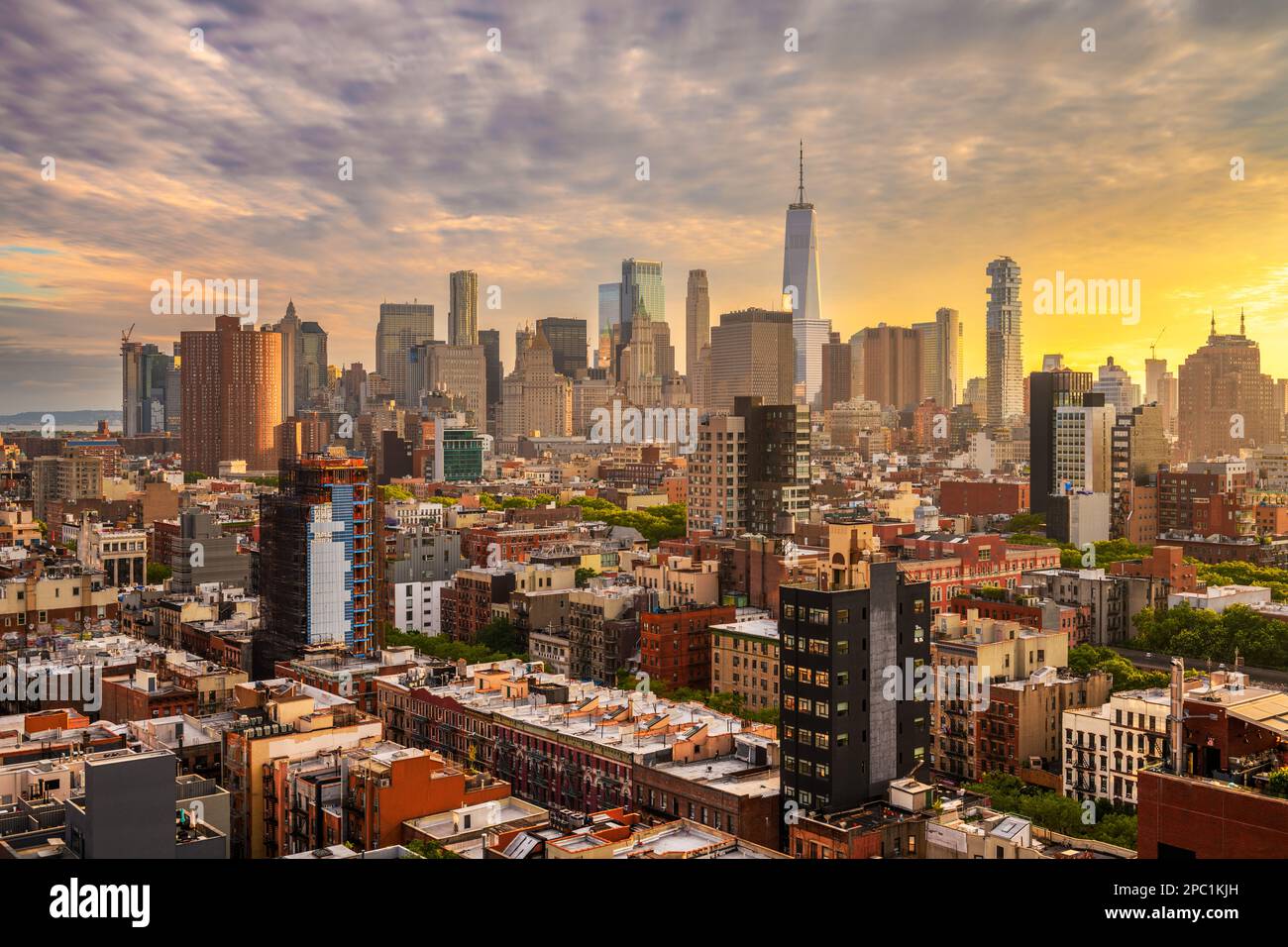 New York, New York, USA Lower Manhattan city skyline rooftop view at dusk. Stock Photo
