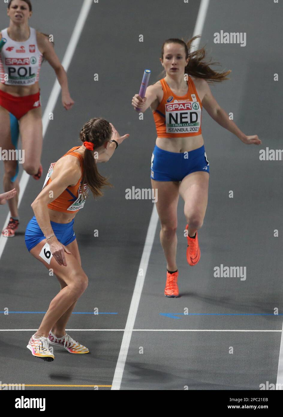 peeters-cathelijn-and-bol-femke-of-netherlands-4-x-400m-relay-women