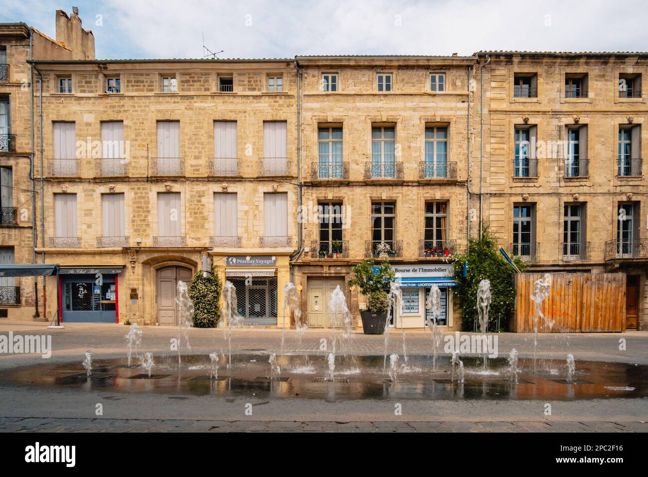 Storefront old house in france hi-res stock photography and images - Alamy