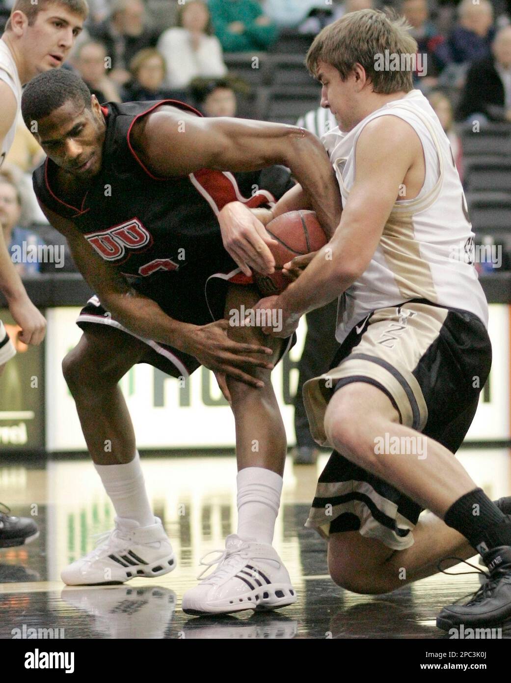 Southern Utah forward Swaney Cooper left and Oakland Mich