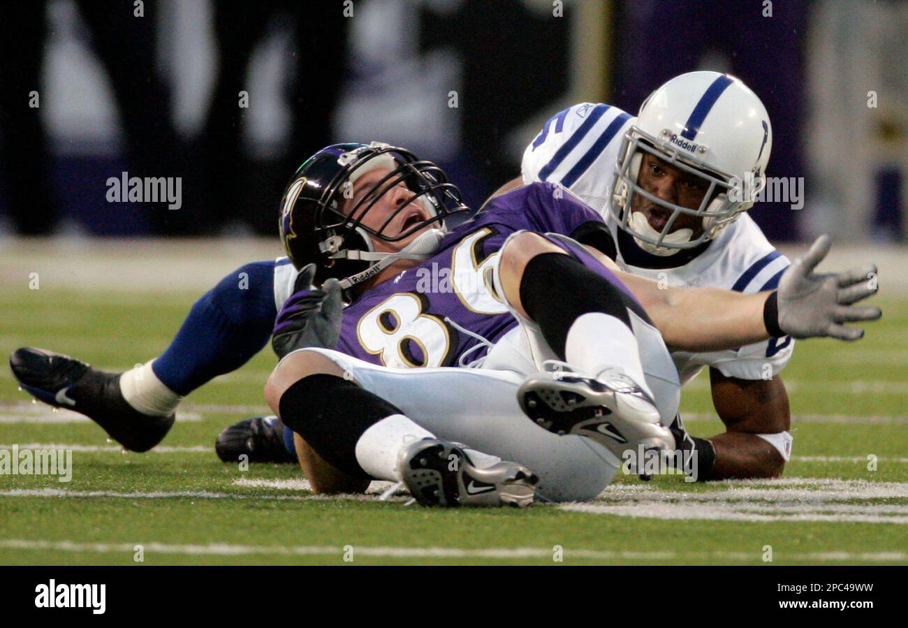 Baltimore Ravens tight end Todd Heap (86) reacts after fumbling