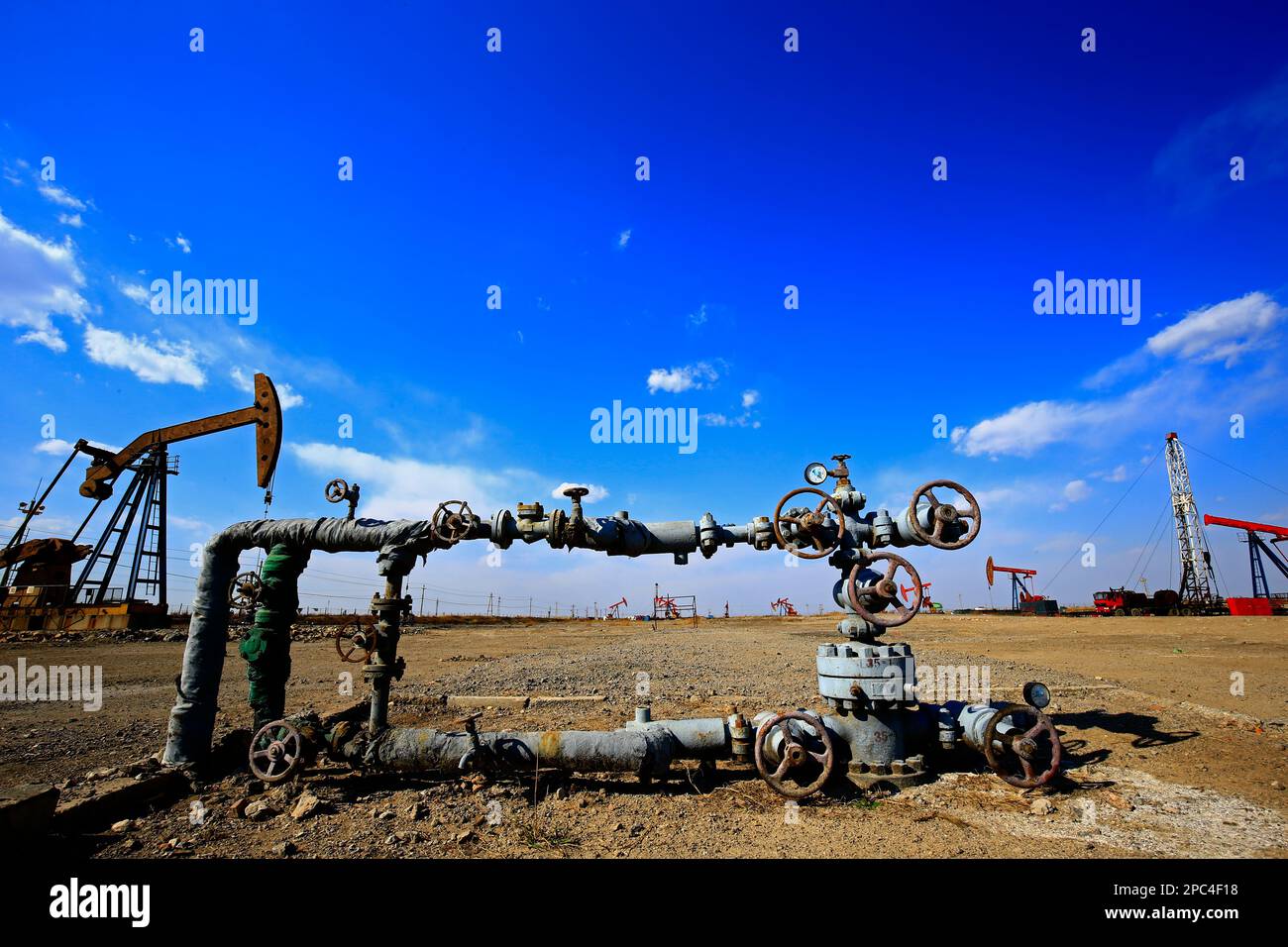 Oil pipes hires stock photography and images Alamy