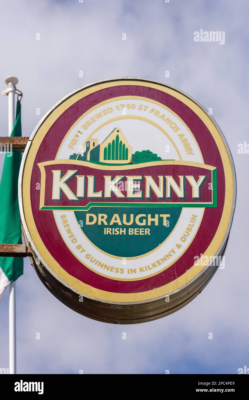 Kilkenny Irish beer sign, McCarthys Irish Pub, C. de Arístides Hernández Morán, Corralejo, Fuerteventura, Canary Islands, Kingdom of Spain Stock Photo