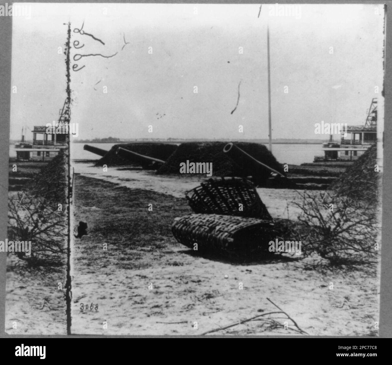 Three gun battery on "The Battery," Charleston, South CarolinaThe gun