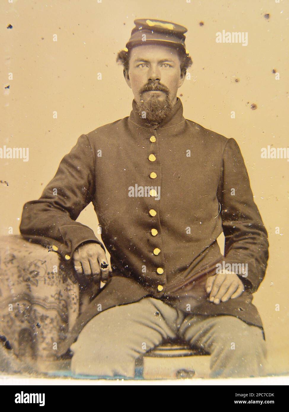 Unidentified soldier in Union uniform. United States, Army, People, 1860-1870, Soldiers, Union, 1860-1870, Military uniforms, Union, 1860-1870, United States, History, Civil War, 1861-1865, Military personnel, Union. Stock Photo