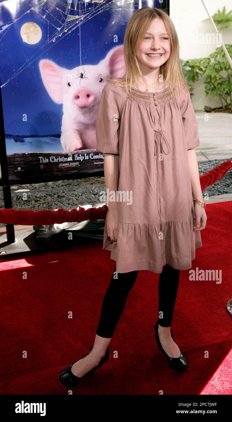 Actress Dakota Fanning arrives at the premiere of "Charlotte's Web" in ...