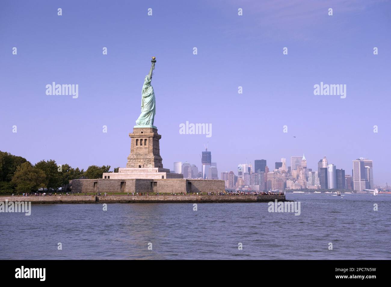 how far is statue of liberty from new york city