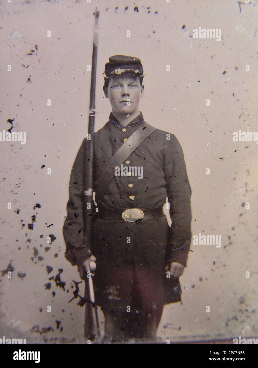 Unidentified soldier in Union uniform - Unidentified Soldier In Union Uniform With Bayoneted Musket United States Army People 1860 1870 Soldiers Union 1860 1870 Military Uniforms Union 1860 1870 Rifles 1860 1870 Bayonets Union 1860 1870 United States History Civil War 1861 1865 Military Personnel Union 2PC7NB3 