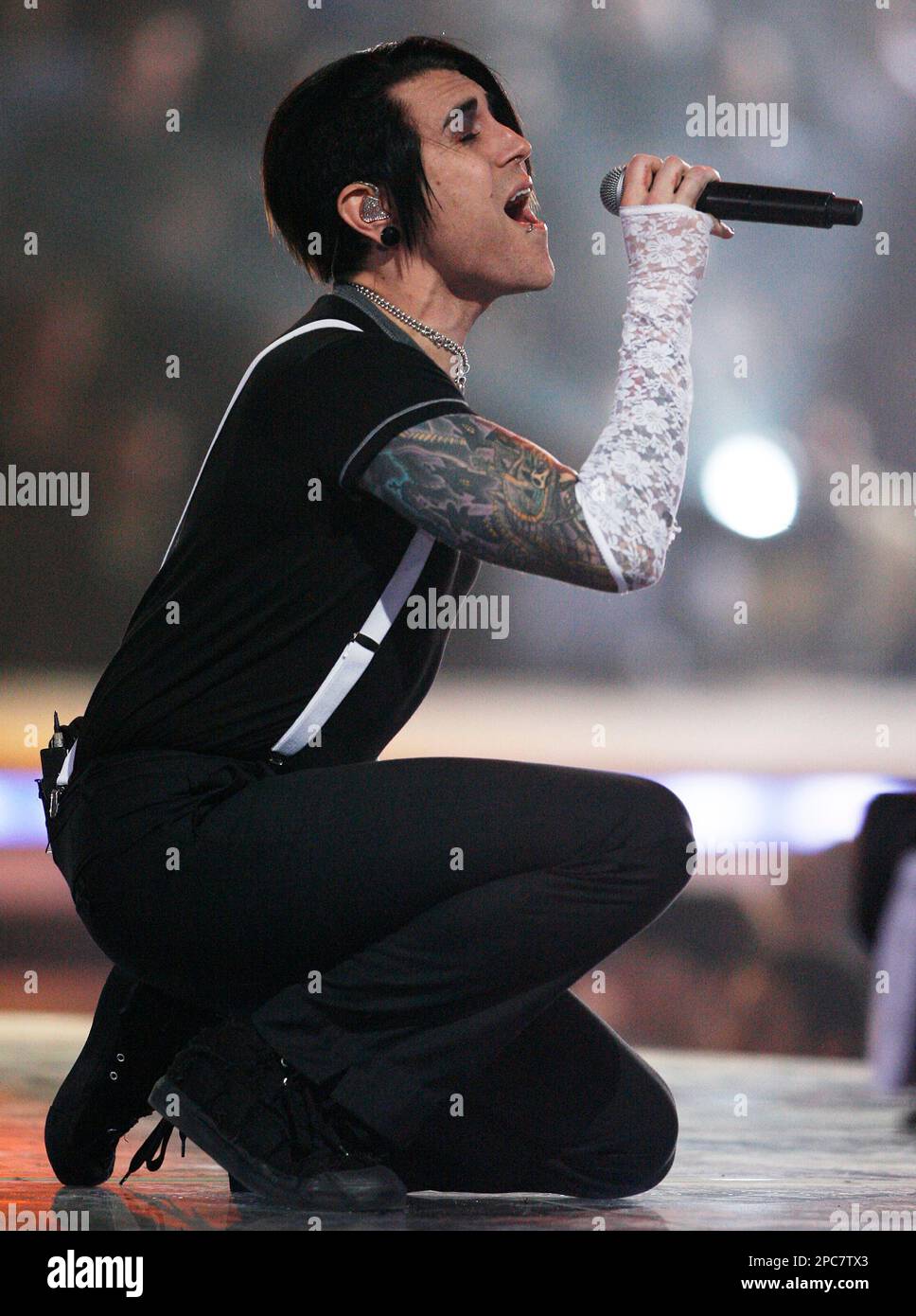 Davey Havok, lead singer of the band AFI, performs with the band at Spike  TV's Video Game Awards in Los Angeles on Friday, Dec. 8, 2006. (AP  Photo/Matt Sayles Stock Photo - Alamy