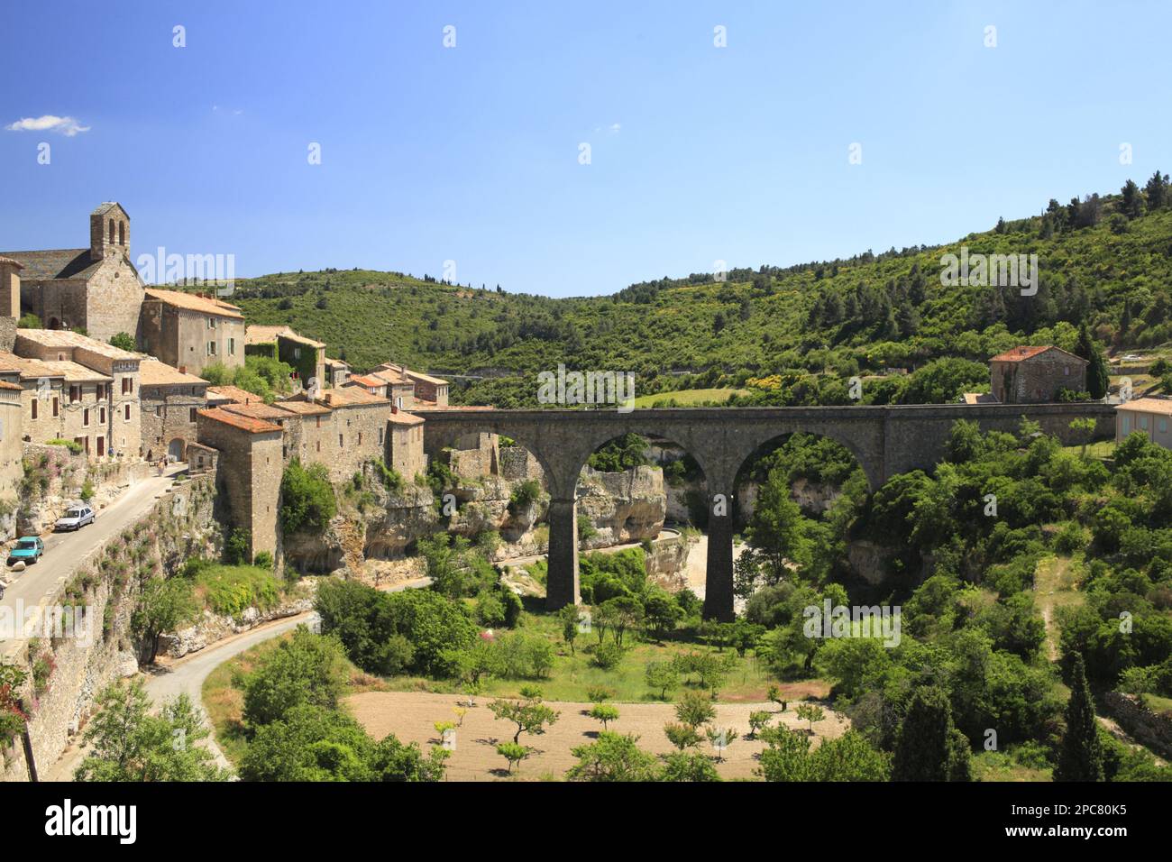 Canal De Rio De Cesse Do La No Departamento De Herault Do Francês Foto de  Stock - Imagem de parque, vila: 71790480