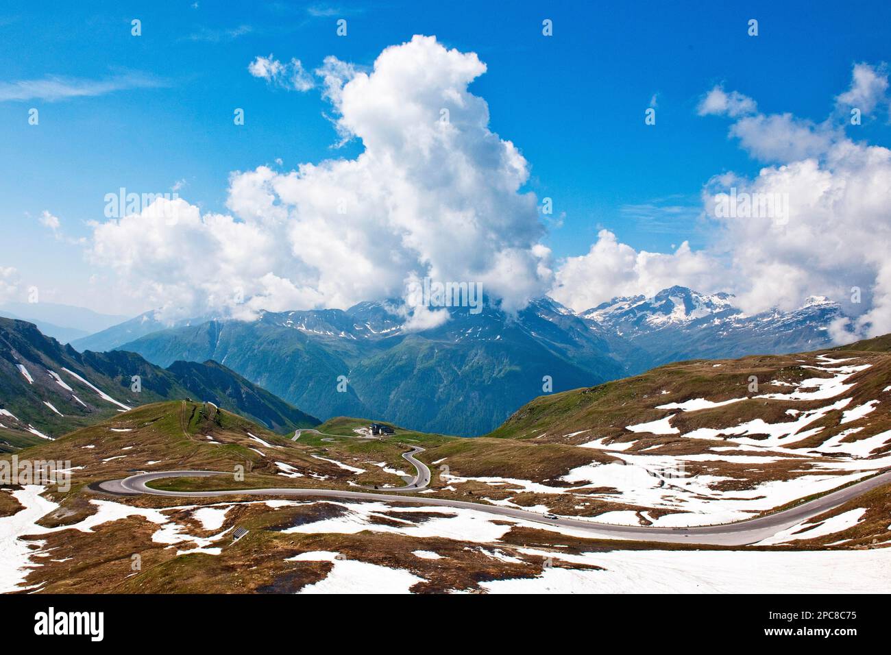 Grossglockner High Alpine Road, serpentines, snow remains, Bergasthof Wallackhaus, Carinthia, East Tyrol, Austria Stock Photo