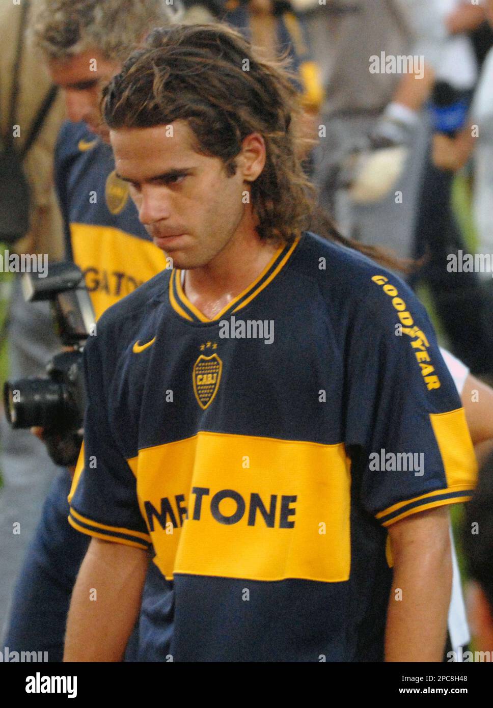 Boca Junior's Fernando Gago leaves the field after lost against