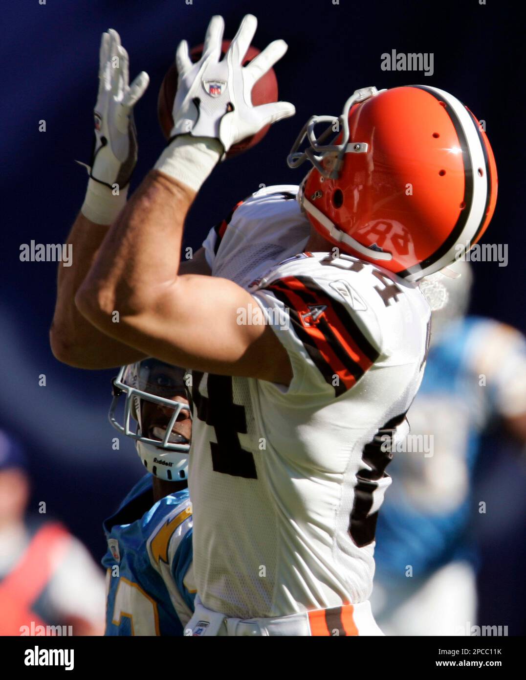 Cleveland Browns receiver Joe Jurevicius pulls in a 52-yard pass