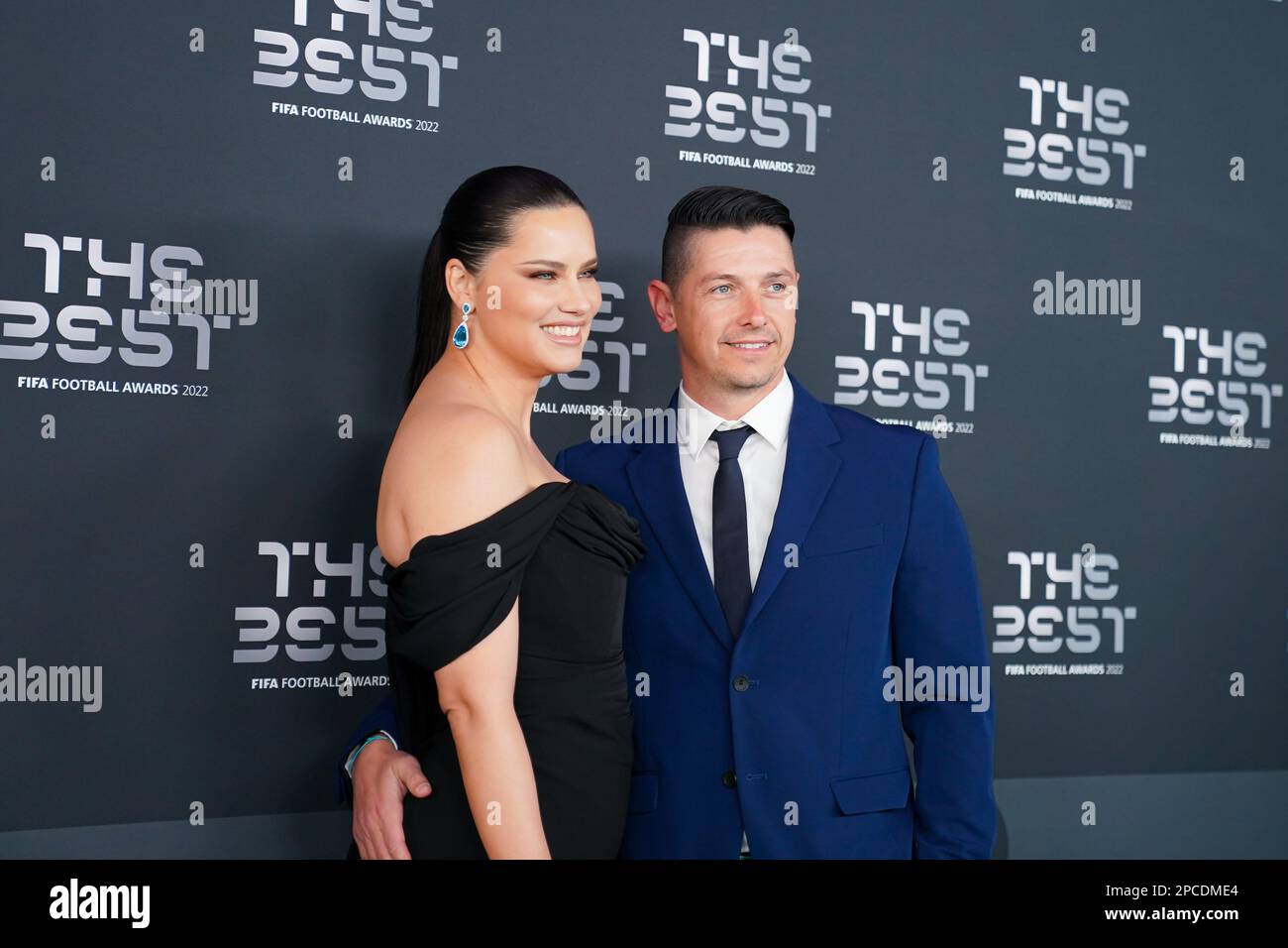 Paris, France. 27th Feb, 2023. Supermodel and Victoria's secret icon Adriana Lima and her boyfriend Andre Lemmers on the green carpet at arrival during the The Best FIFA Football Awards 2022 at Salle Pleyel in Paris, France. (Foto: Daniela Porcelli/Sports Press Photo/C - ONE HOUR DEADLINE - ONLY ACTIVATE FTP IF IMAGES LESS THAN ONE HOUR OLD - Alamy) Credit: SPP Sport Press Photo. /Alamy Live News Stock Photo