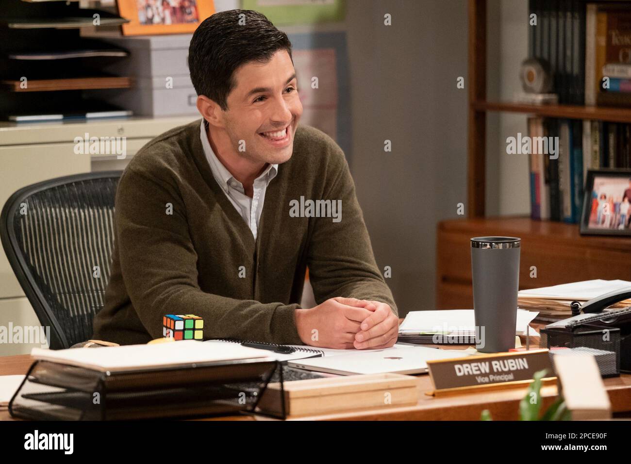 HOW I MET YOUR FATHER, Josh Peck, 'Universal Therapy', (Season 2, ep