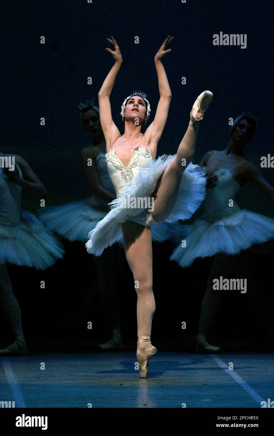 American Ballet Theater dancer, Argentine Paloma Herrera, performs in "Swan  Lake" at Colon Theater in Buenos Aires, Argentina, Tuesday Sept. 19, 2006.  (AP Photo/Natacha Pisarenko Stock Photo - Alamy