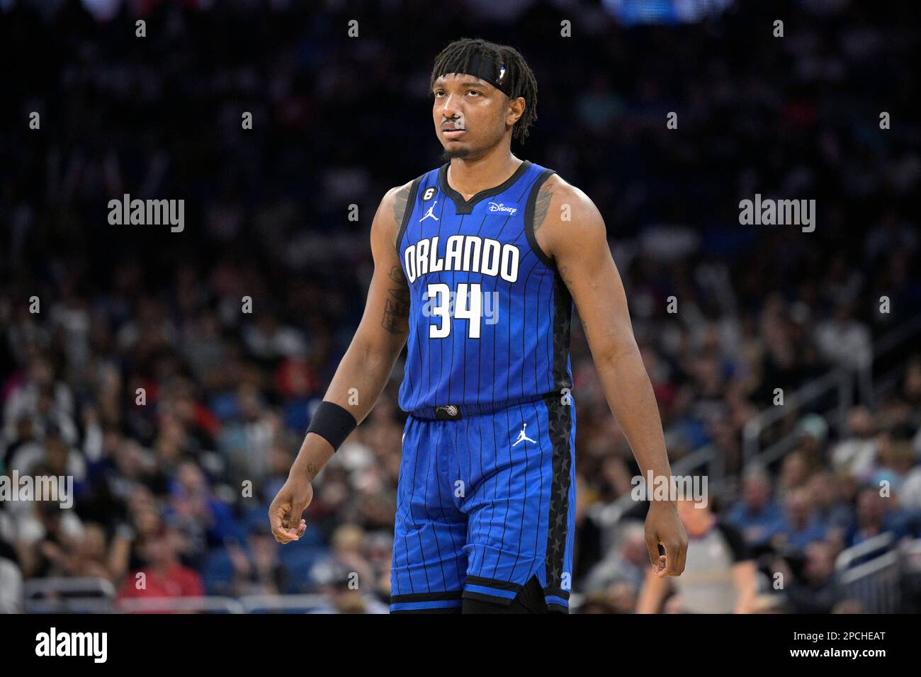 Orlando Magic center Wendell Carter Jr. (34) sets up for a play during