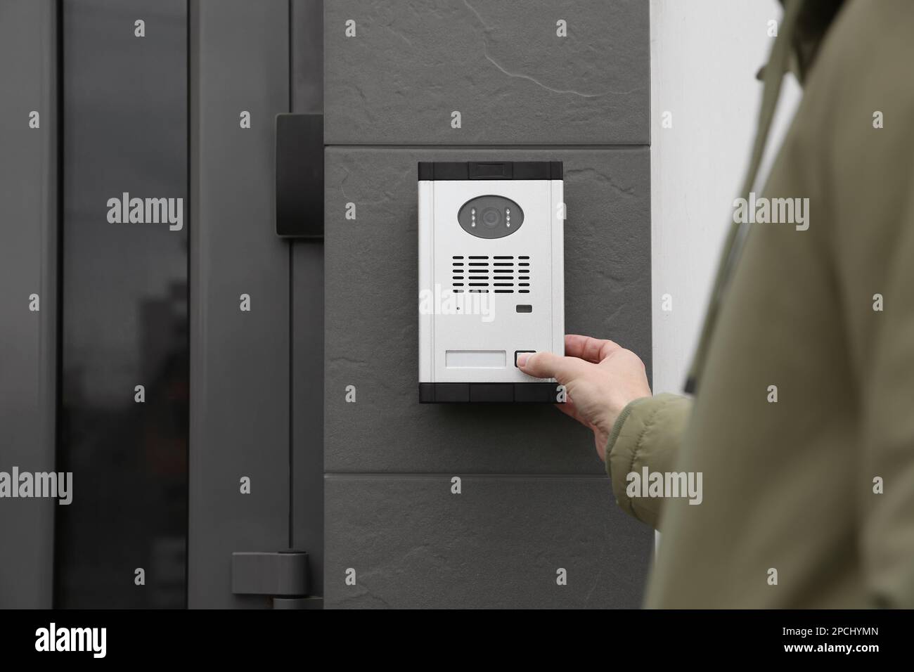Ring doorbell hand closeup hi-res stock photography and images - Alamy