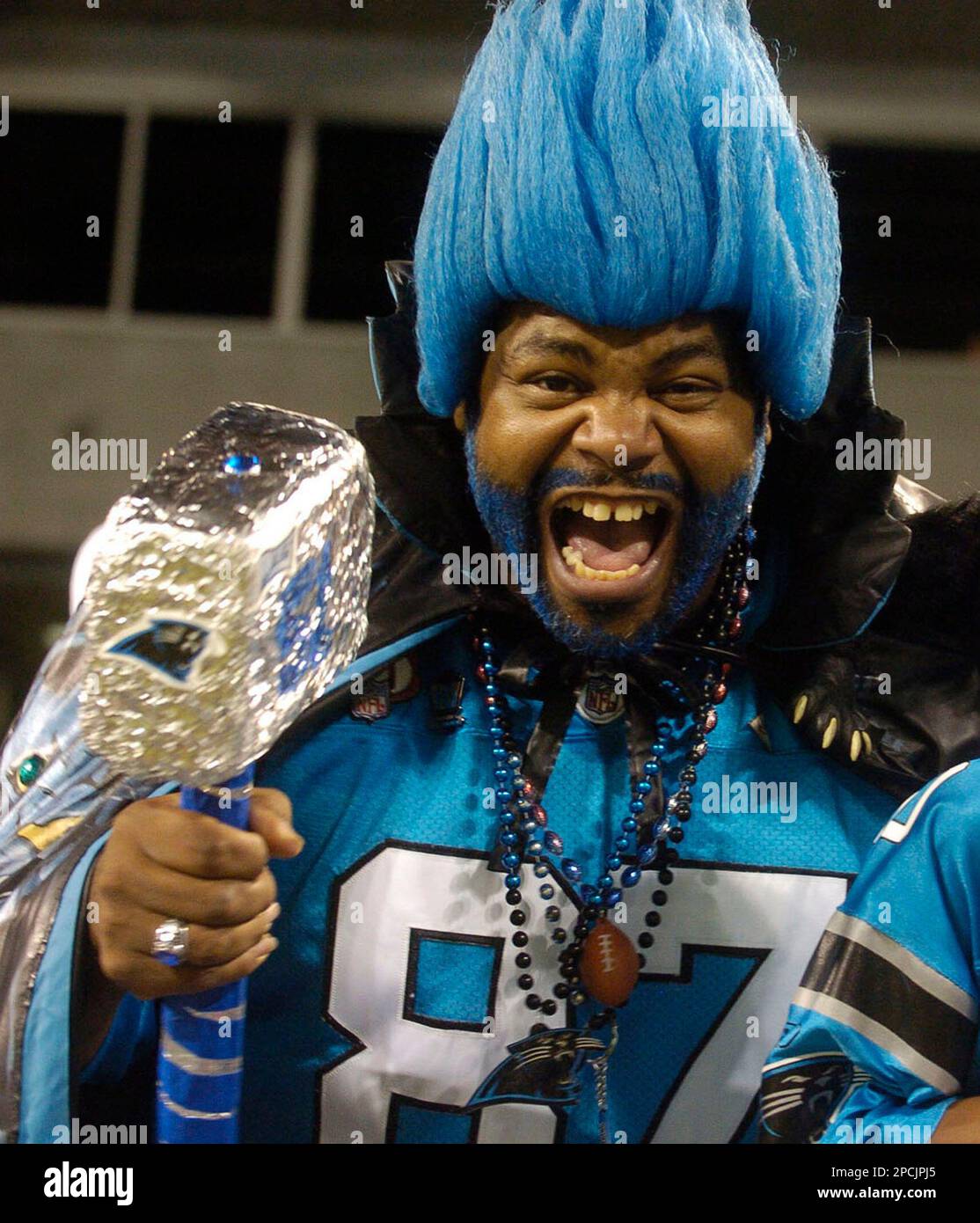 https://c8.alamy.com/comp/2PCJPJ5/carolina-panthers-fan-greg-catman-good-demonstrates-the-panther-growl-during-an-nfl-football-game-on-oct-3-2005-in-charlotte-nc-fox-sports-will-give-good-a-new-pickup-truck-after-an-on-air-practical-joke-by-the-networks-broadcast-team-during-a-preseason-game-between-carolina-and-miami-went-wrong-ap-photocharlotte-observer-t-ortega-gaines-2PCJPJ5.jpg